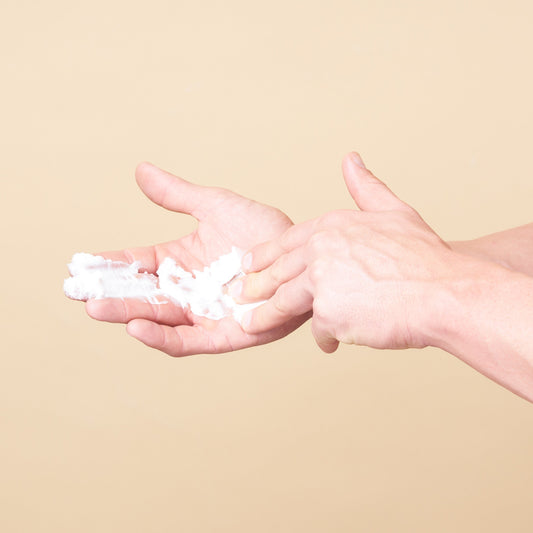 ヒゲにかゆみとフケが出るのはナゼ！？原因と対策を知って清潔な美肌に！